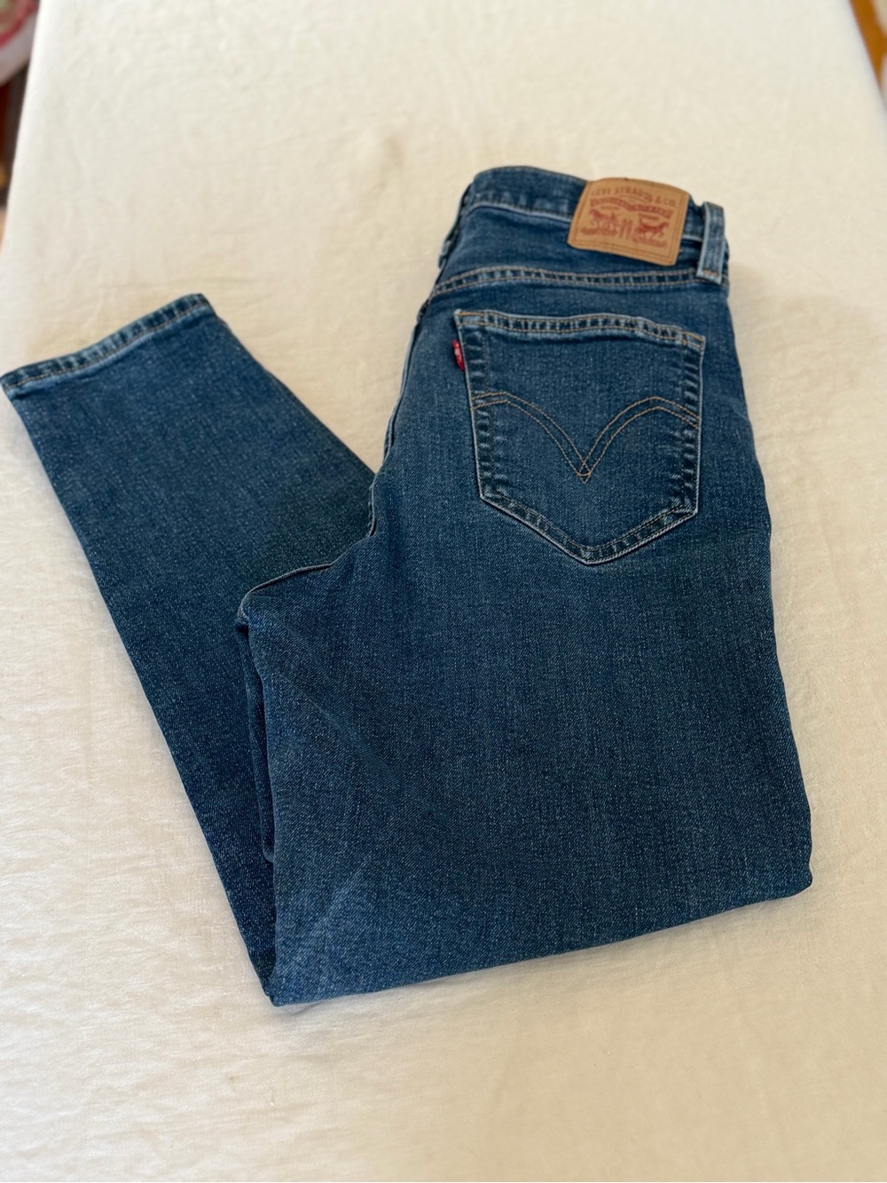 Women’s Levi’s Medium Wash High Waisted Mom Jeans Size 29